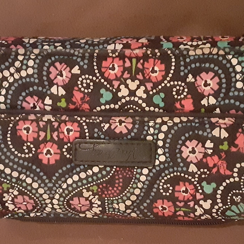 Vera Bradley Disney all in 1 zip around